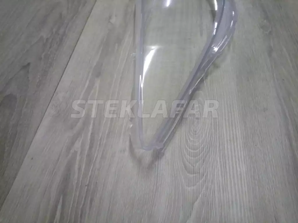 Стёкла фар Toyota Estima Estima 2 30 (2000-2003) дорестайлинг и Previa 2 30 () 2000-2003