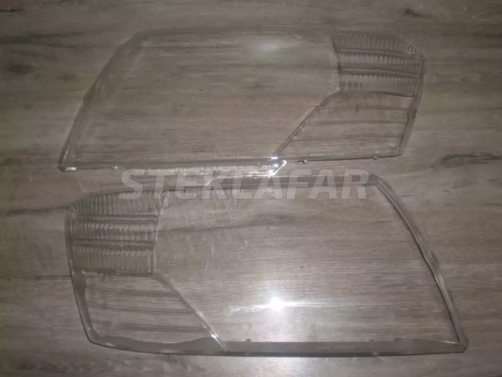 Стёкла фар Mitsubishi Pajero 3 (2000-2006)