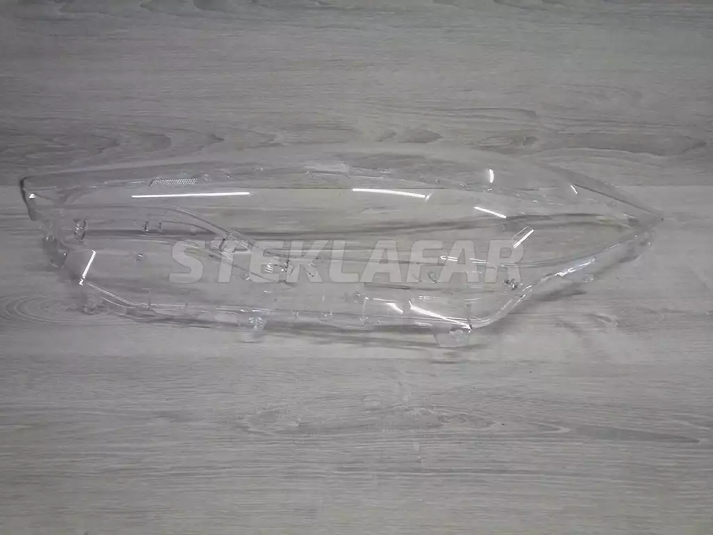 Стёкла фар Toyota Corolla Cross 10 (2020-н.в.)
