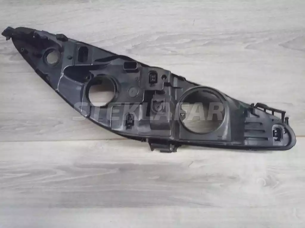 308 1 (2007-2011) дорестайлинг и 408 1 (2012-2017) дорестайлинг