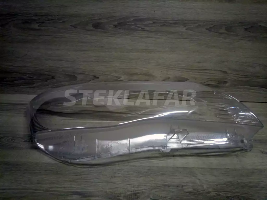 Стёкла фар Toyota Corolla Fielder Corolla Fielder E160 (2012-2015) дорестайлинг и Corolla Axio E160 (2012-2015) дорестайлинг