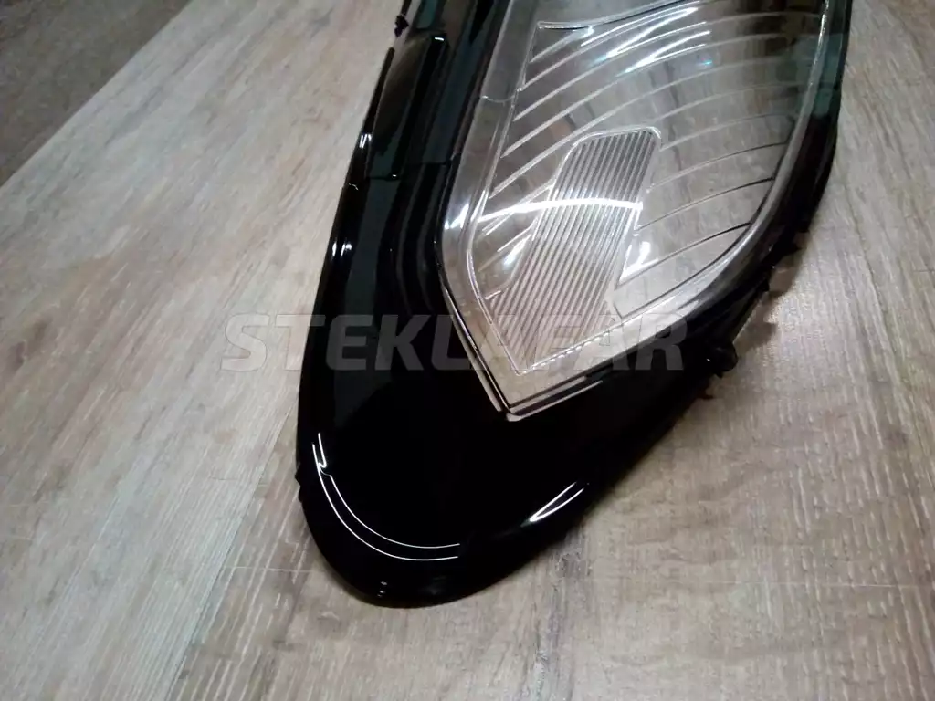 Стёкла фар Ford EcoSport 1 (2014-2018)