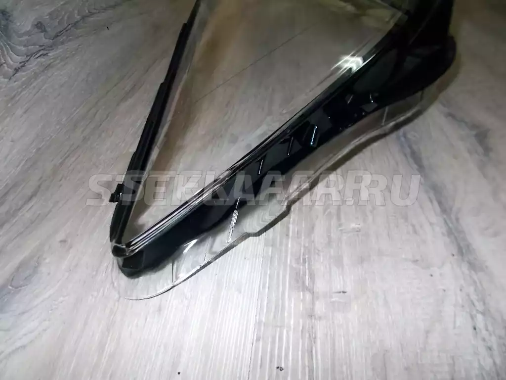 Стёкла фар Volkswagen Passat B8 (2015-2019) дорестайлинг