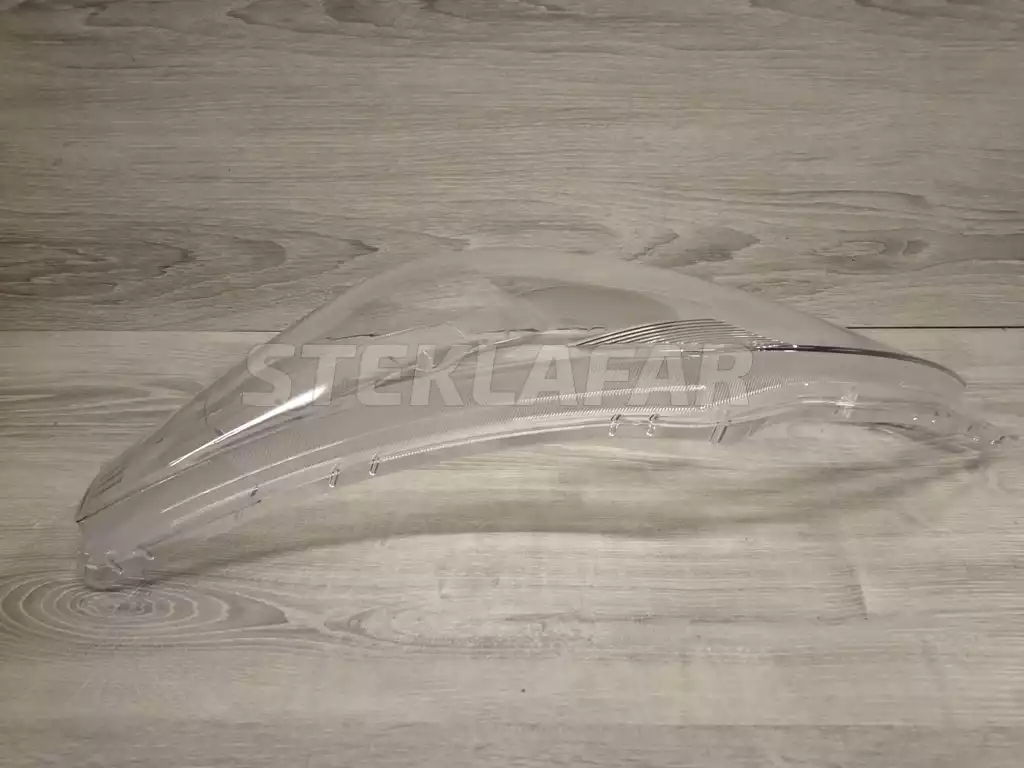 Стёкла фар Toyota Verso 1 R20 (2009-2012) дорестайлинг