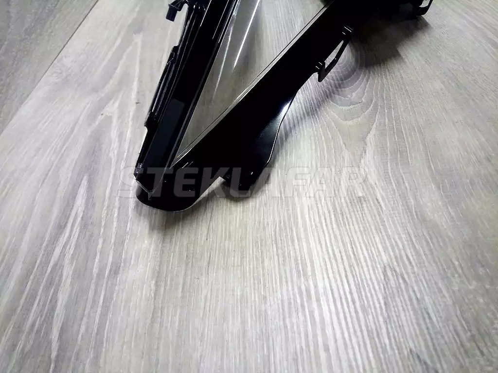 Стёкла фар Toyota Harrier 4 H80 (2020-н.в.) дорестайлинг