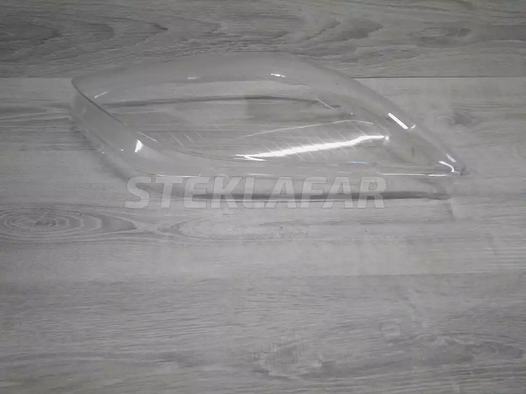 Стёкла фар Toyota Avensis 2 T250 (2003-2006) дорестайлинг