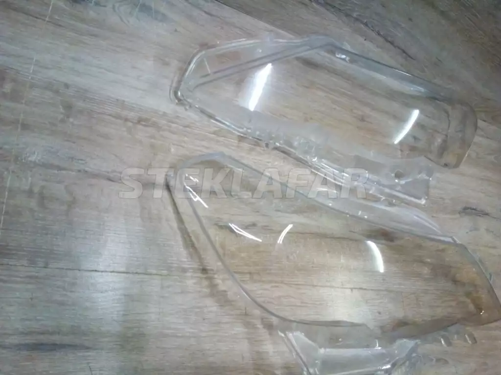 Стёкла фар Toyota Mark X 130 (2009-2012) дорестайлинг