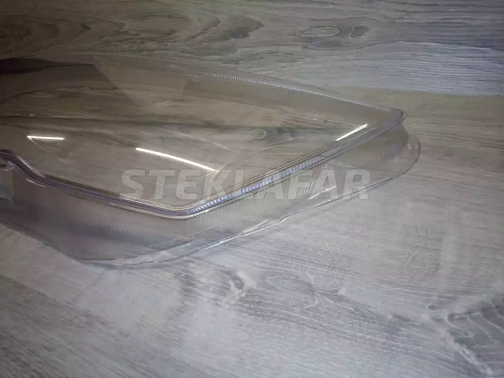Стёкла фар Ford Focus 4 (2018-2021) дорестайлинг