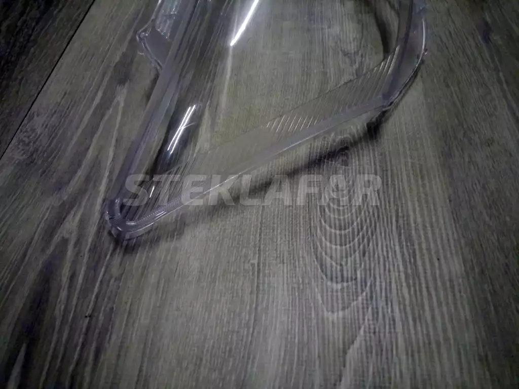 Стёкла фар Toyota Corolla Fielder Corolla Fielder E160 (2012-2015) дорестайлинг и Corolla Axio E160 (2012-2015) дорестайлинг