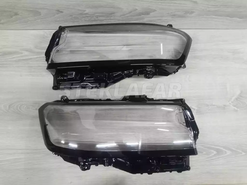 Стёкла фар Toyota Land Cruiser 300 (2021-н.в.)